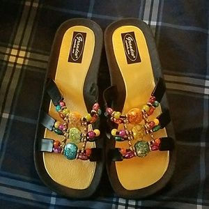 Grandco Sandles - New with out tags